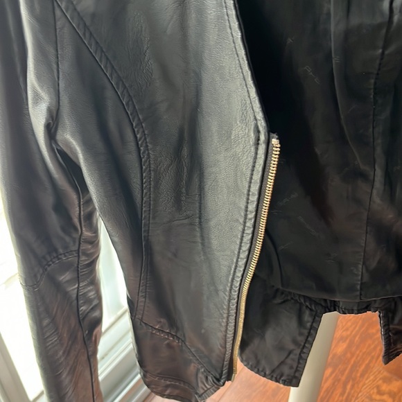 Leather jacket/ - Picture 2 of 8